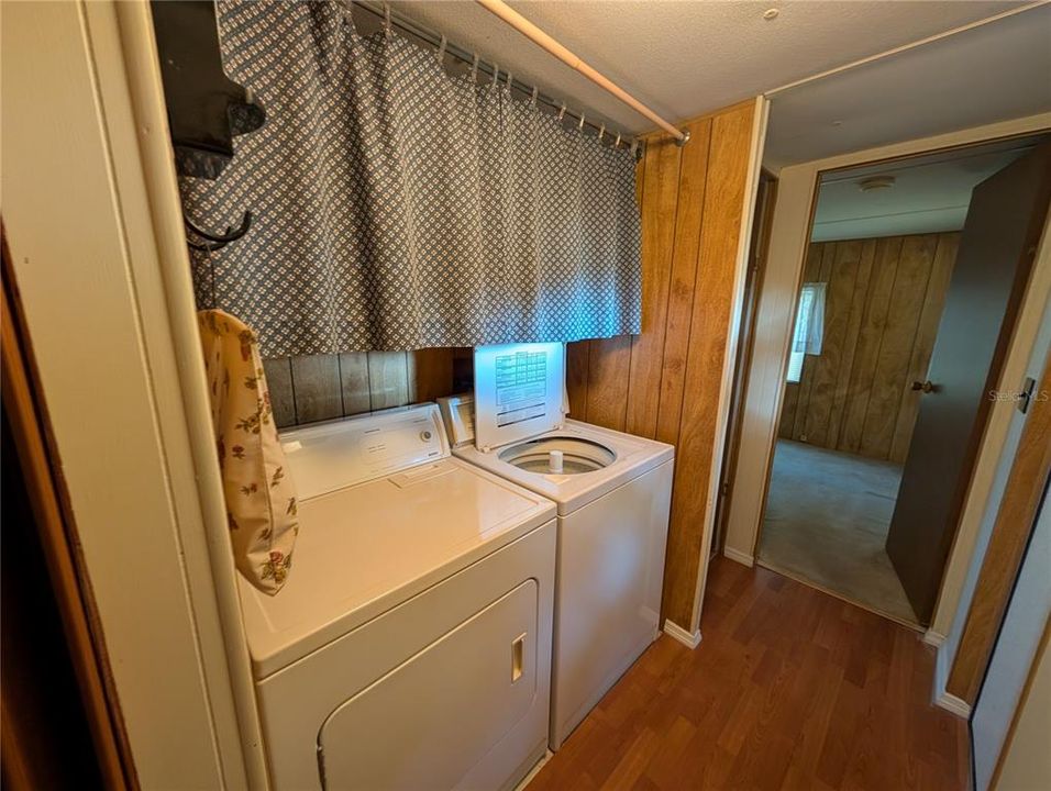 For Rent: $1,200 (2 beds, 1 baths, 782 Square Feet)