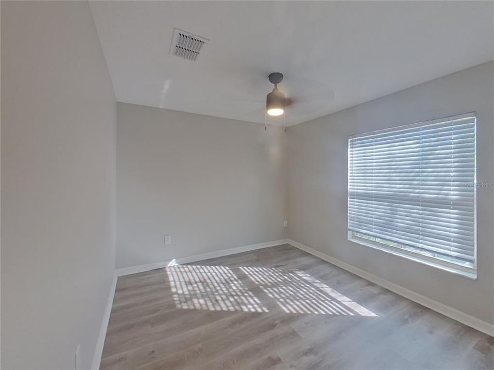 出租: $2,249 (4 贝兹, 2 浴室, 1935 平方英尺)