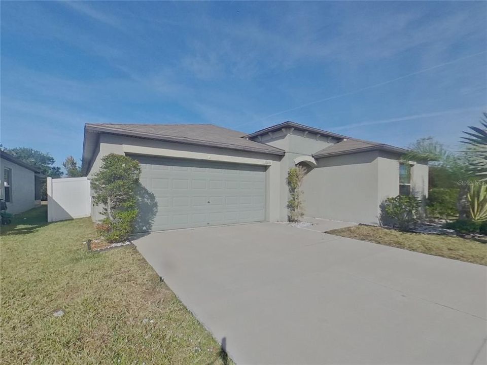 出租: $2,249 (4 贝兹, 2 浴室, 1935 平方英尺)