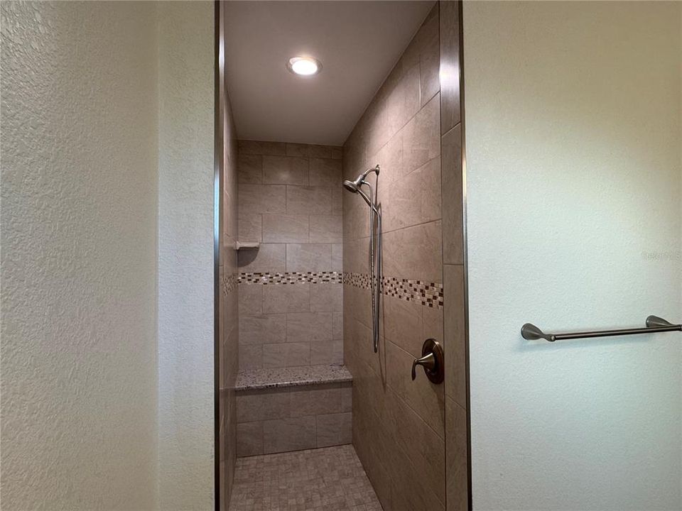 出租: $1,825 (3 贝兹, 2 浴室, 1427 平方英尺)