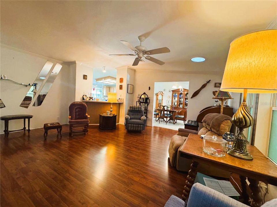 待售: $289,000 (3 贝兹, 2 浴室, 1856 平方英尺)