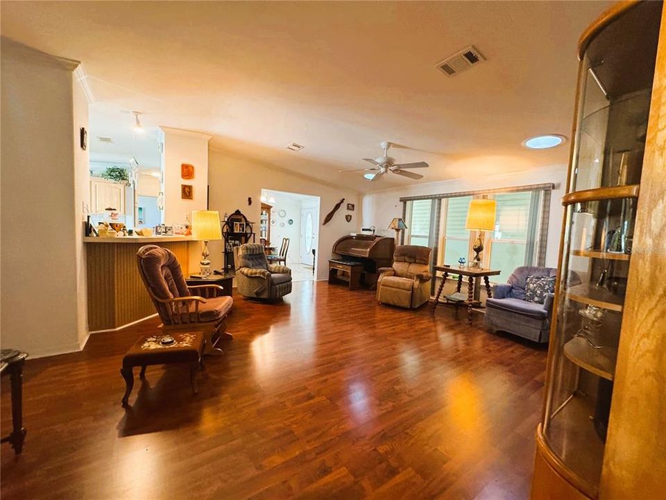 待售: $289,000 (3 贝兹, 2 浴室, 1856 平方英尺)