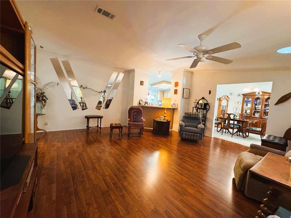 待售: $289,000 (3 贝兹, 2 浴室, 1856 平方英尺)