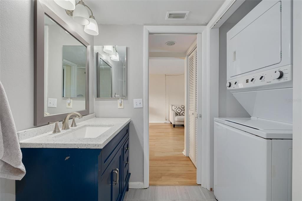 For Sale: $170,000 (1 beds, 1 baths, 920 Square Feet)