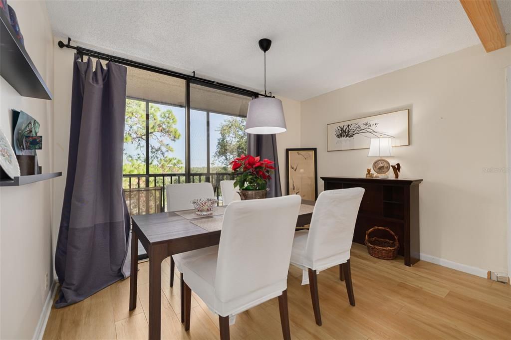 For Sale: $170,000 (1 beds, 1 baths, 920 Square Feet)