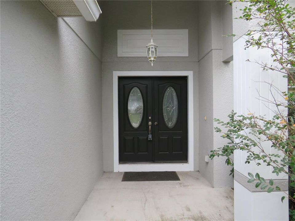 For Sale: $299,900 (3 beds, 3 baths, 1588 Square Feet)