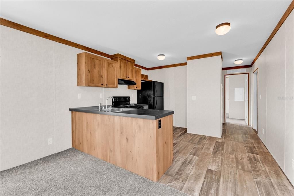 待售: $135,000 (2 贝兹, 2 浴室, 728 平方英尺)