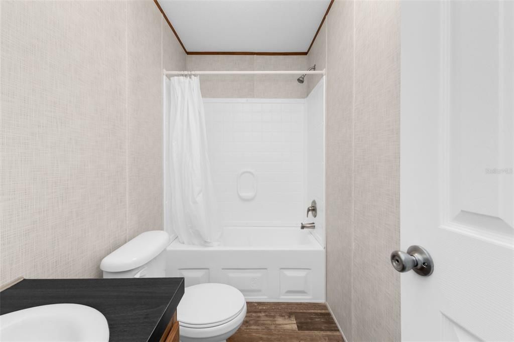 待售: $135,000 (2 贝兹, 2 浴室, 728 平方英尺)