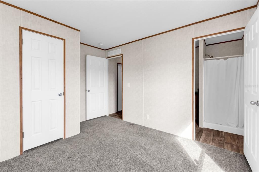 待售: $135,000 (2 贝兹, 2 浴室, 728 平方英尺)