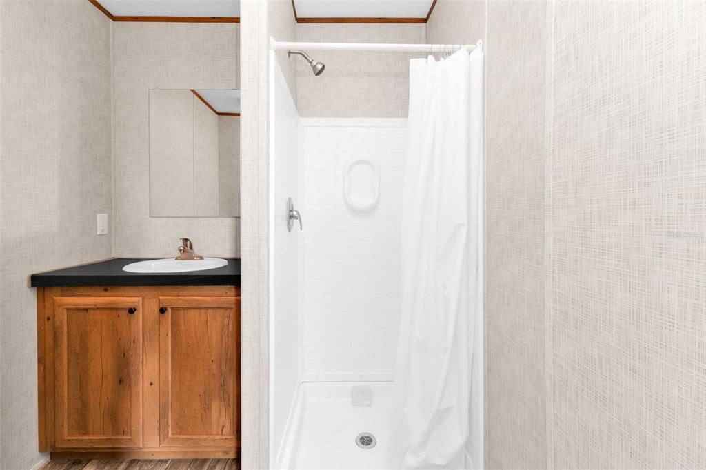 待售: $135,000 (2 贝兹, 2 浴室, 728 平方英尺)