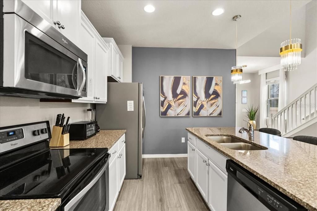 待售: $720,000 (7 贝兹, 5 浴室, 3314 平方英尺)