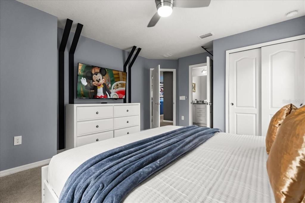 待售: $720,000 (7 贝兹, 5 浴室, 3314 平方英尺)