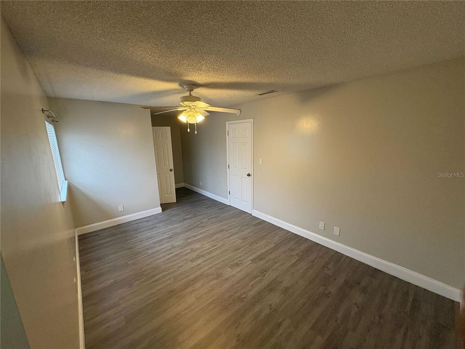 出租: $1,300 (1 贝兹, 1 浴室, 803 平方英尺)