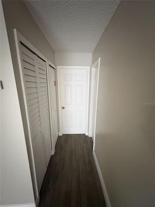 出租: $1,300 (1 贝兹, 1 浴室, 803 平方英尺)