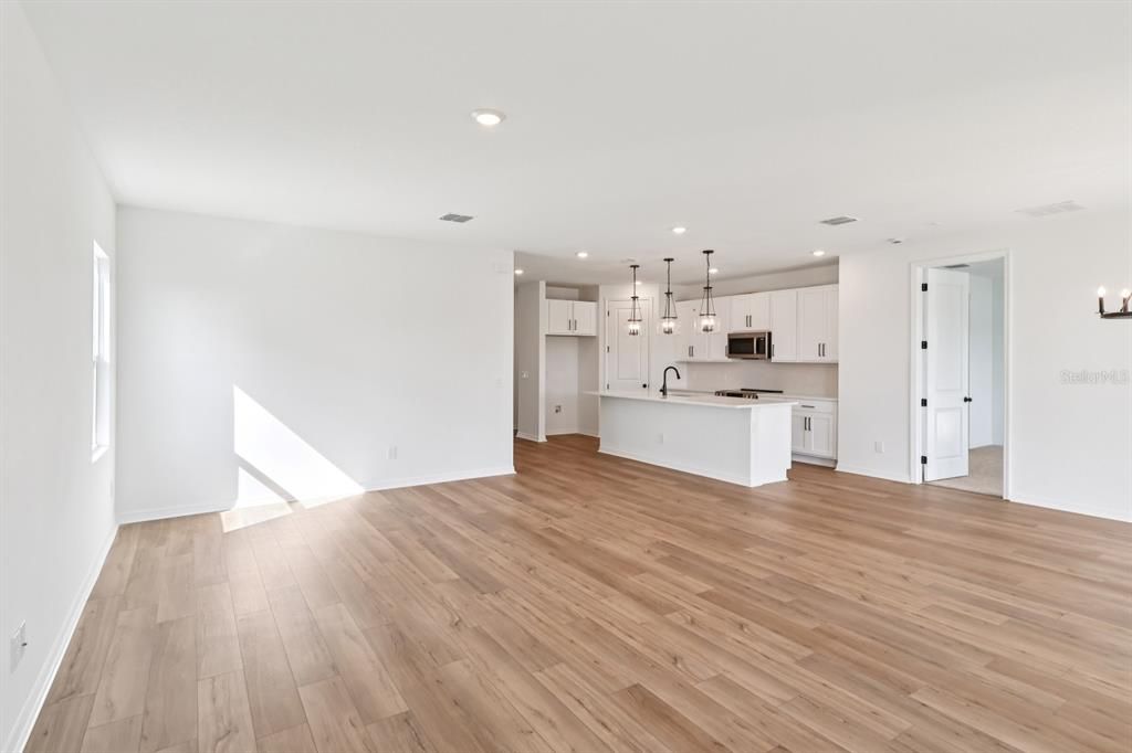 На продажу: $519,990 (4 спален, 2 ванн, 1906 Квадратных фут)