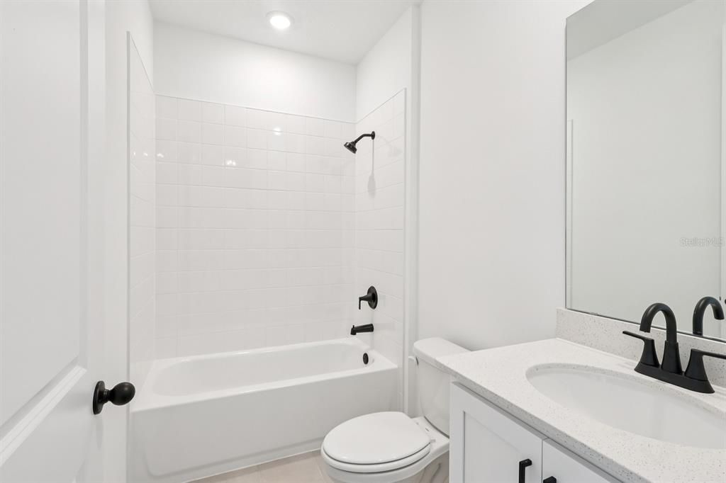 На продажу: $519,990 (4 спален, 2 ванн, 1906 Квадратных фут)