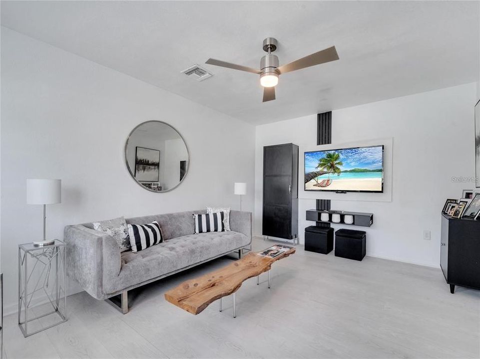 En Renta: $1,800 (3 camas, 2 baños, 1300 Pies cuadrados)