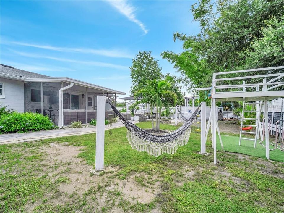 En Renta: $1,800 (3 camas, 2 baños, 1300 Pies cuadrados)