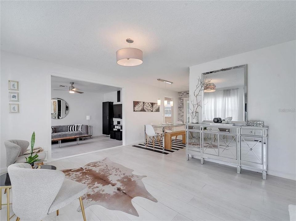 En Renta: $1,800 (3 camas, 2 baños, 1300 Pies cuadrados)