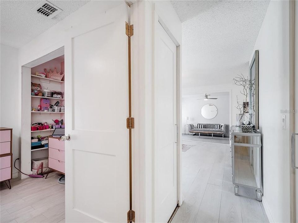 En Renta: $1,800 (3 camas, 2 baños, 1300 Pies cuadrados)