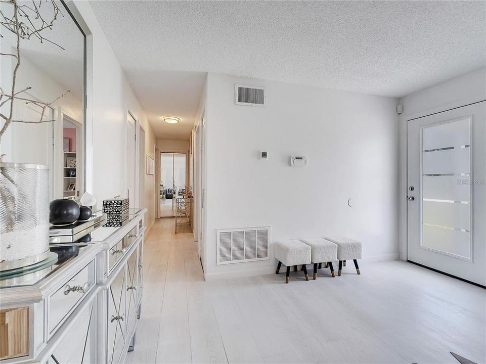 En Renta: $1,800 (3 camas, 2 baños, 1300 Pies cuadrados)