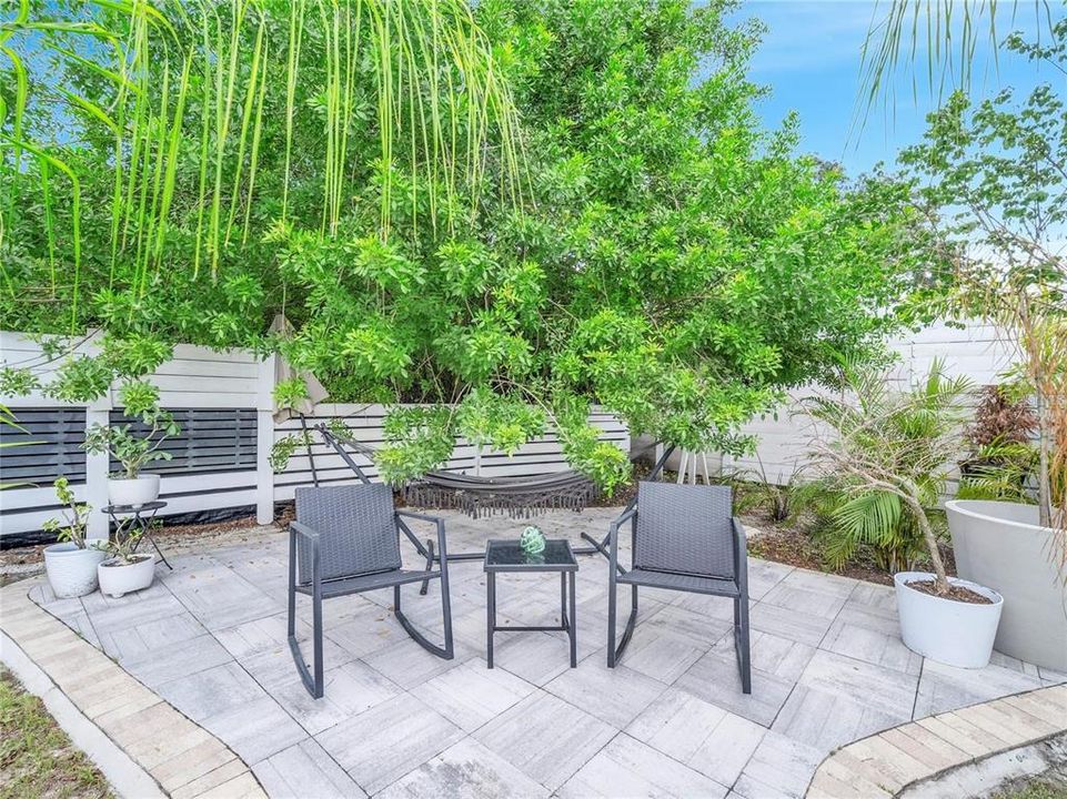 En Renta: $1,800 (3 camas, 2 baños, 1300 Pies cuadrados)