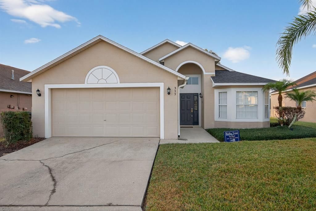 For Rent: $2,200 (4 beds, 2 baths, 1412 Square Feet)