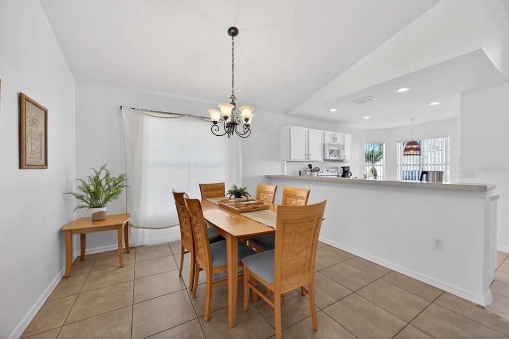 For Rent: $2,200 (4 beds, 2 baths, 1412 Square Feet)