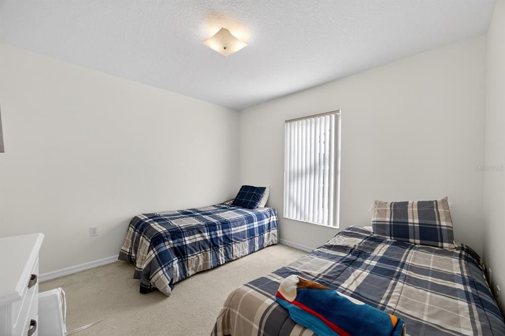 For Rent: $2,200 (4 beds, 2 baths, 1412 Square Feet)