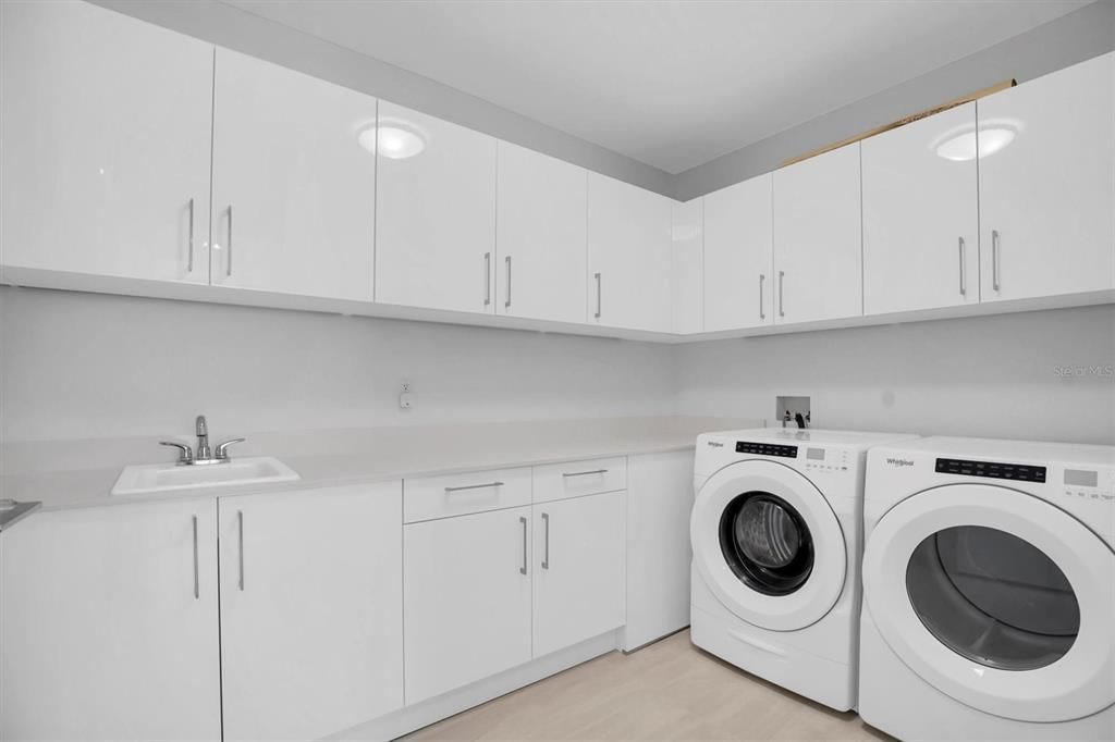 В аренду: $12,500 (3 спален, 4 ванн, 2712 Квадратных фут)