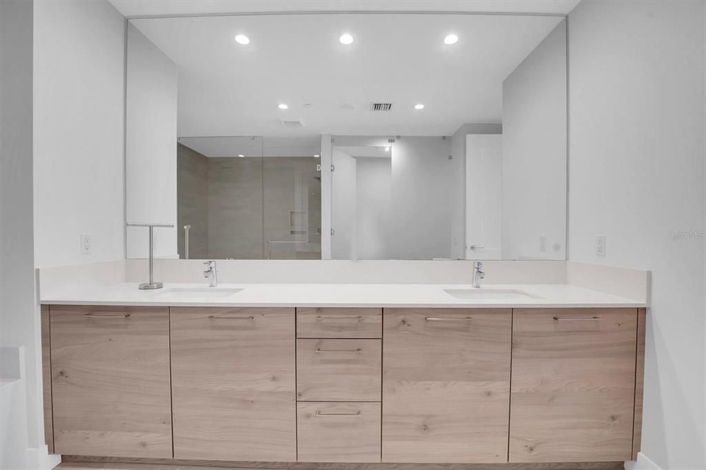 В аренду: $12,500 (3 спален, 4 ванн, 2712 Квадратных фут)