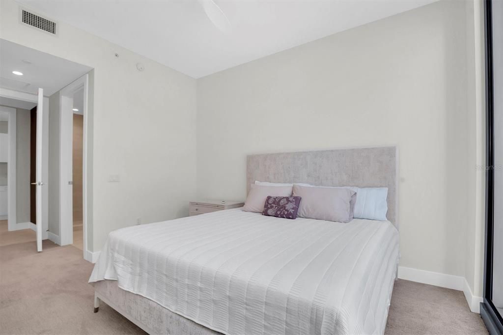 В аренду: $12,500 (3 спален, 4 ванн, 2712 Квадратных фут)