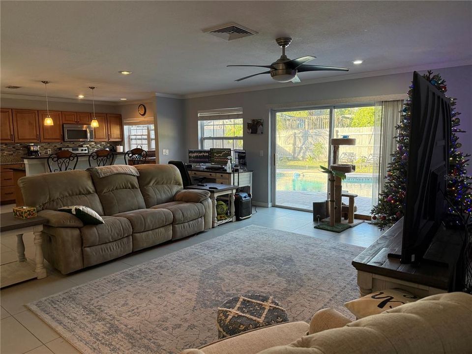 For Sale: $455,000 (3 beds, 2 baths, 1460 Square Feet)