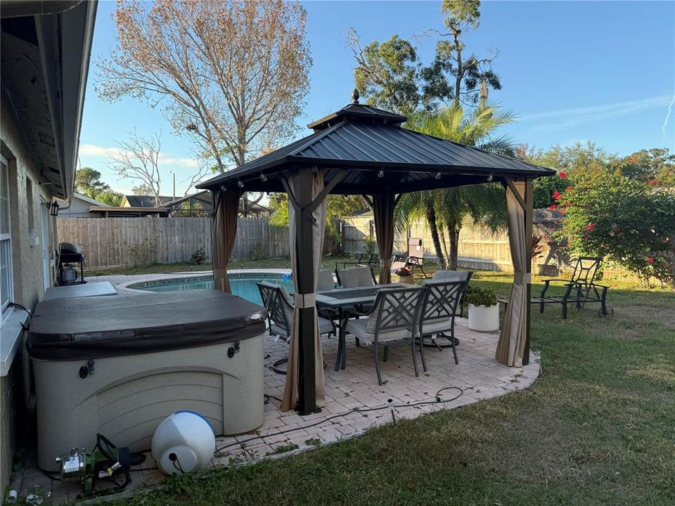 For Sale: $455,000 (3 beds, 2 baths, 1460 Square Feet)