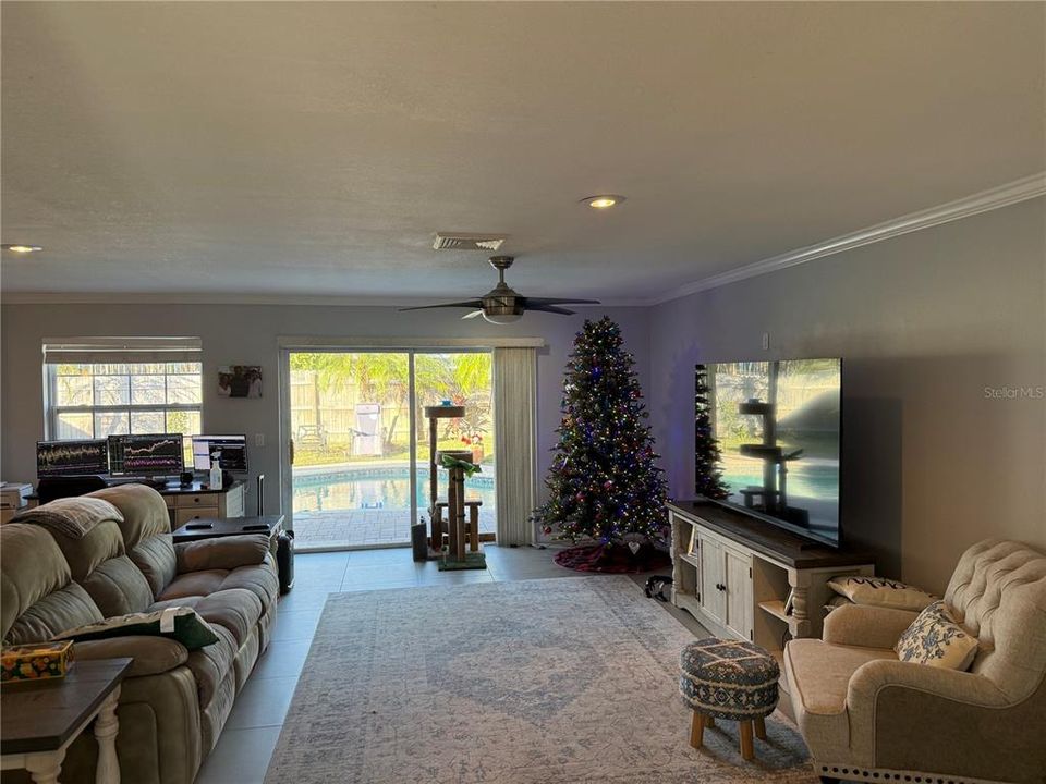 For Sale: $455,000 (3 beds, 2 baths, 1460 Square Feet)