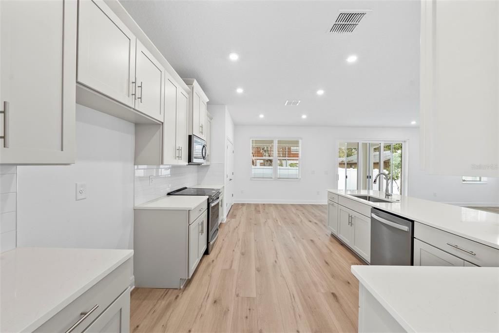 For Sale: $949,900 (4 beds, 3 baths, 2857 Square Feet)