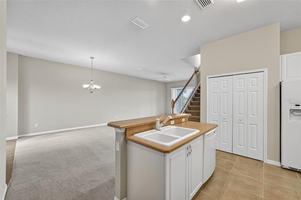 В аренду: $2,300 (2 спален, 3 ванн, 1604 Квадратных фут)