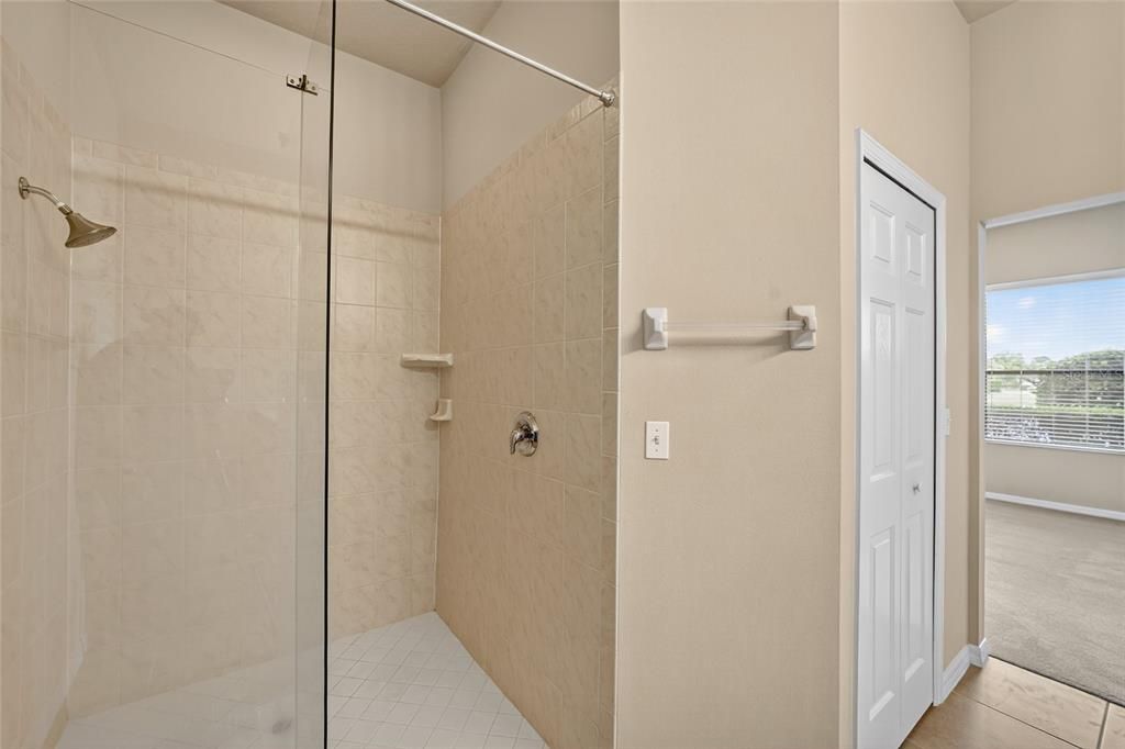 В аренду: $2,300 (2 спален, 3 ванн, 1604 Квадратных фут)