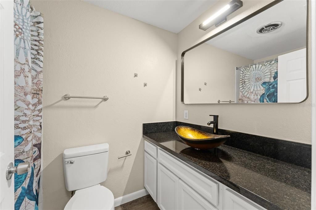 For Sale: $299,999 (3 beds, 3 baths, 1220 Square Feet)