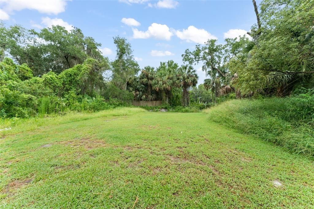 For Sale: $299,999 (3 beds, 3 baths, 1220 Square Feet)