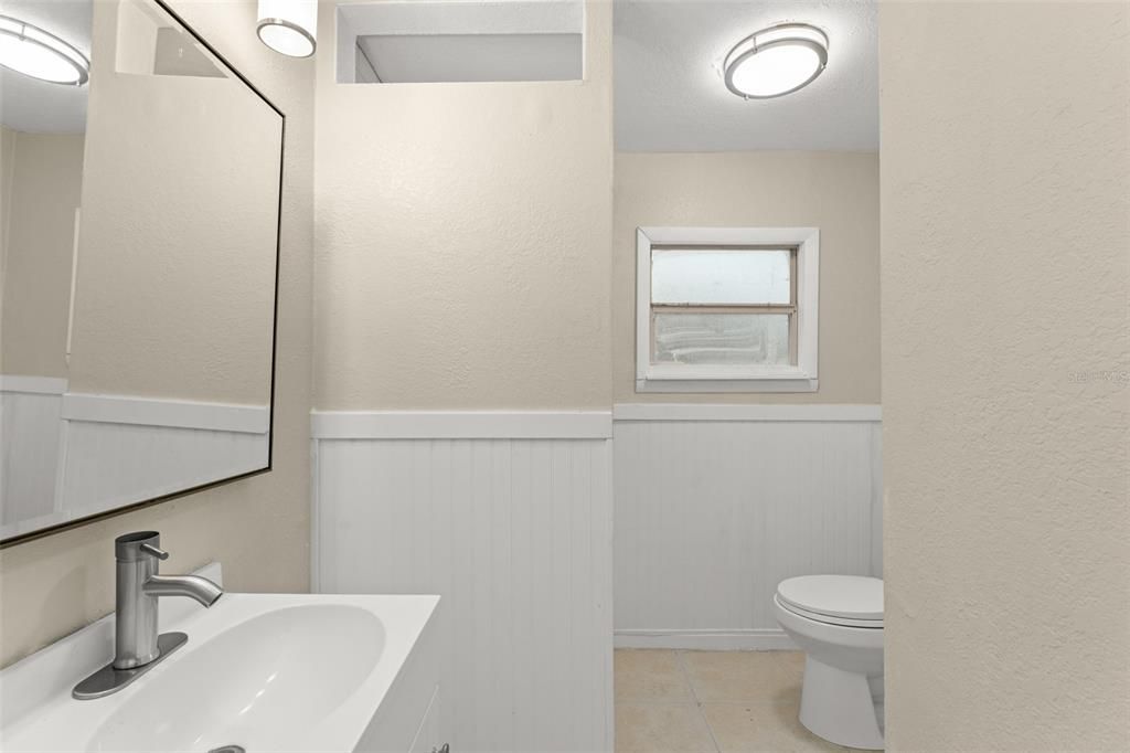 For Sale: $299,999 (3 beds, 3 baths, 1220 Square Feet)