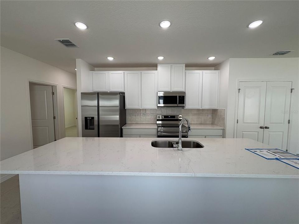 На продажу: $314,990 (3 спален, 2 ванн, 1492 Квадратных фут)