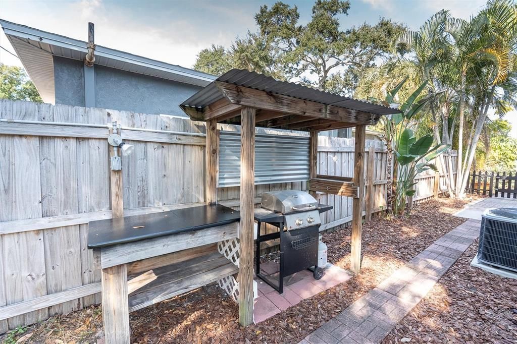 На продажу: $425,000 (3 спален, 1 ванн, 1172 Квадратных фут)