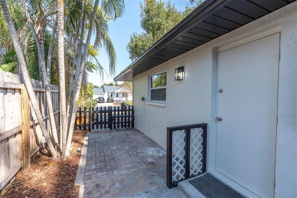 На продажу: $425,000 (3 спален, 1 ванн, 1172 Квадратных фут)