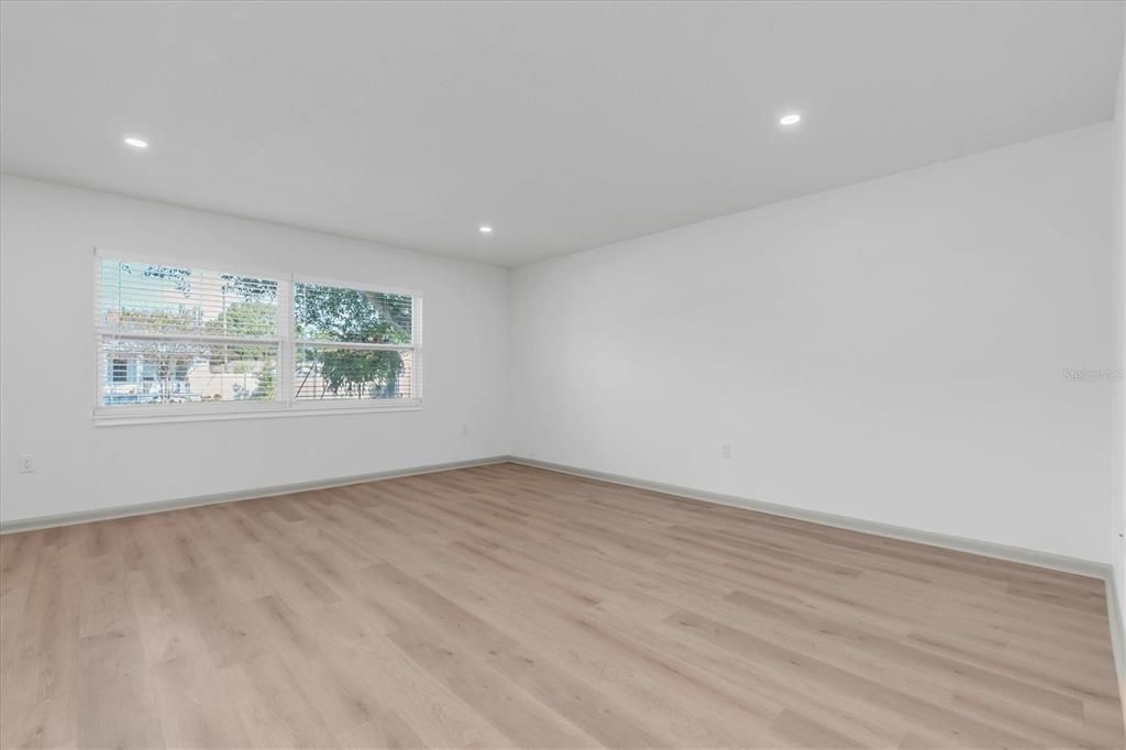 На продажу: $425,000 (3 спален, 1 ванн, 1172 Квадратных фут)