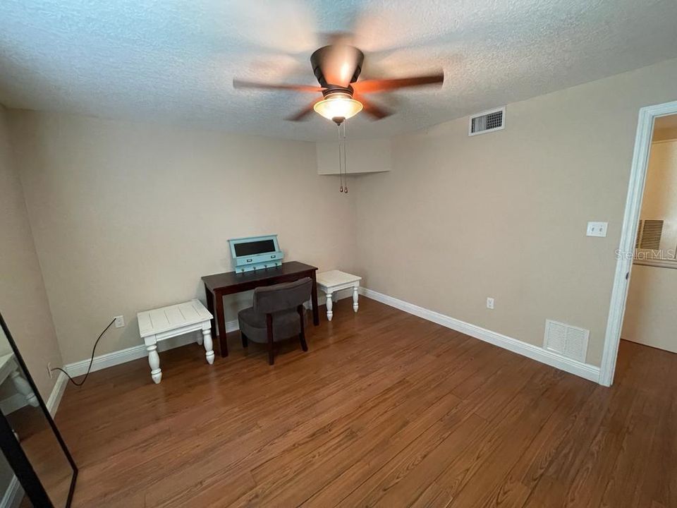 For Rent: $1,700 (2 beds, 2 baths, 1002 Square Feet)
