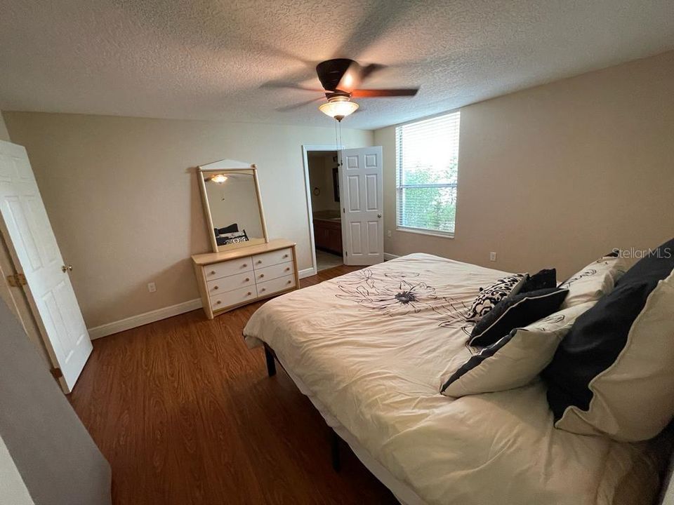 For Rent: $1,700 (2 beds, 2 baths, 1002 Square Feet)