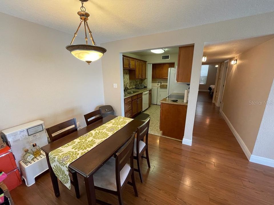 For Rent: $1,700 (2 beds, 2 baths, 1002 Square Feet)