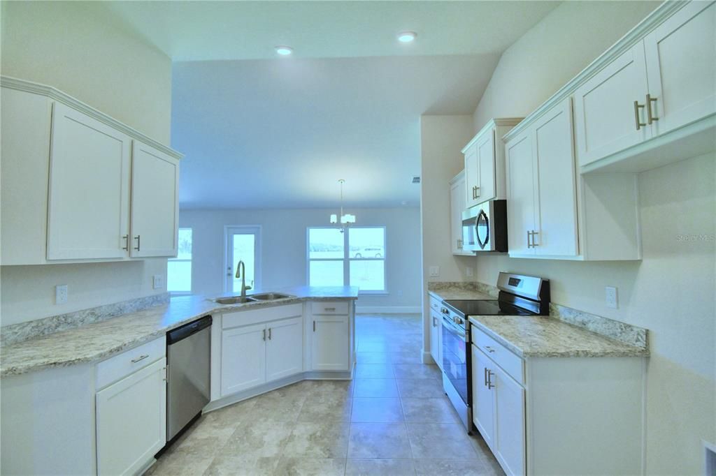 待售: $351,863 (4 贝兹, 2 浴室, 1755 平方英尺)