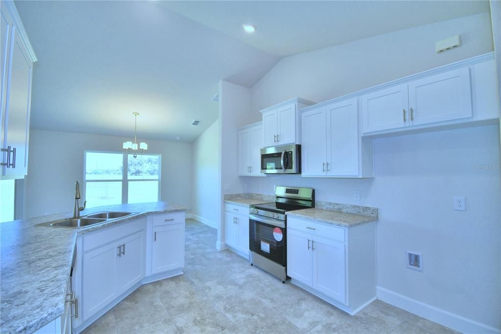 待售: $351,863 (4 贝兹, 2 浴室, 1755 平方英尺)